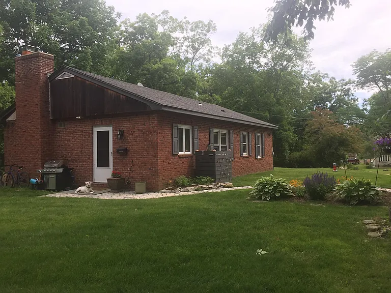 188 Rocky Hill Rd — Photo 3