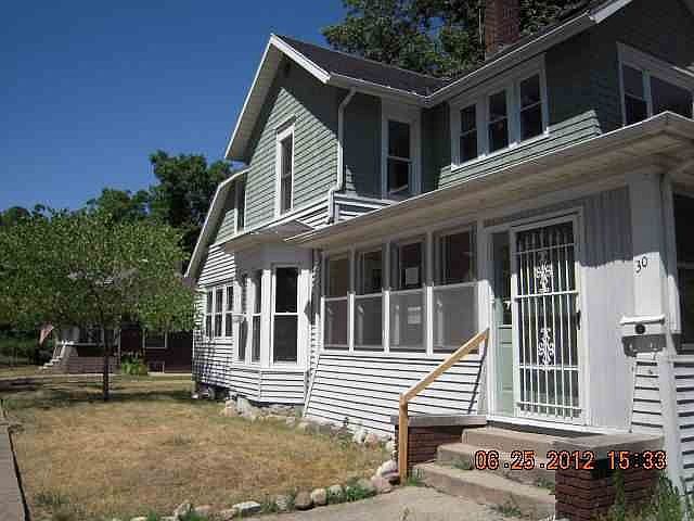 1st image of 300 E Crawford St