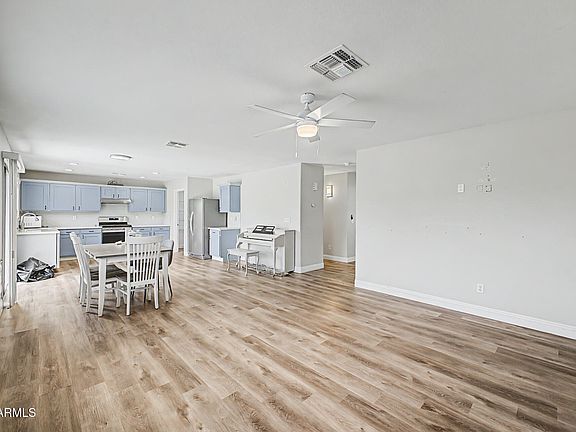 2nd image of 1211 E SILKTASSEL Trail