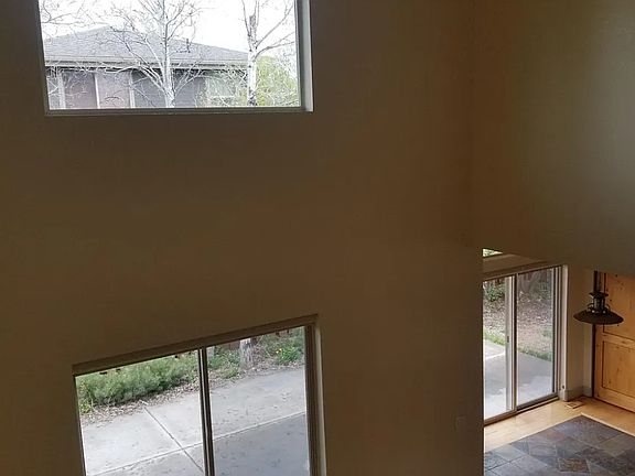 4th image of 1048 Lincoln Ln