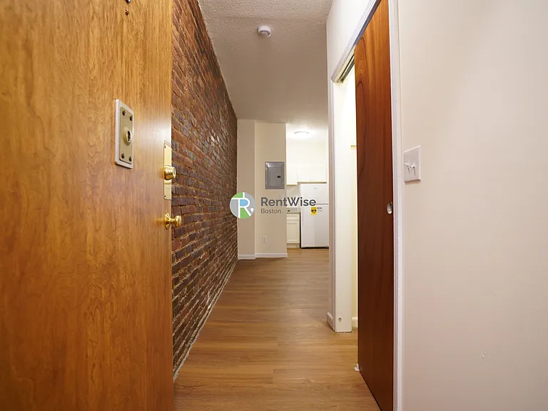 54 S Huntington Ave #4 — Photo 3