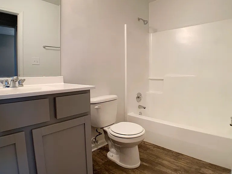 Knobs Pointe Apartments — Photo 31