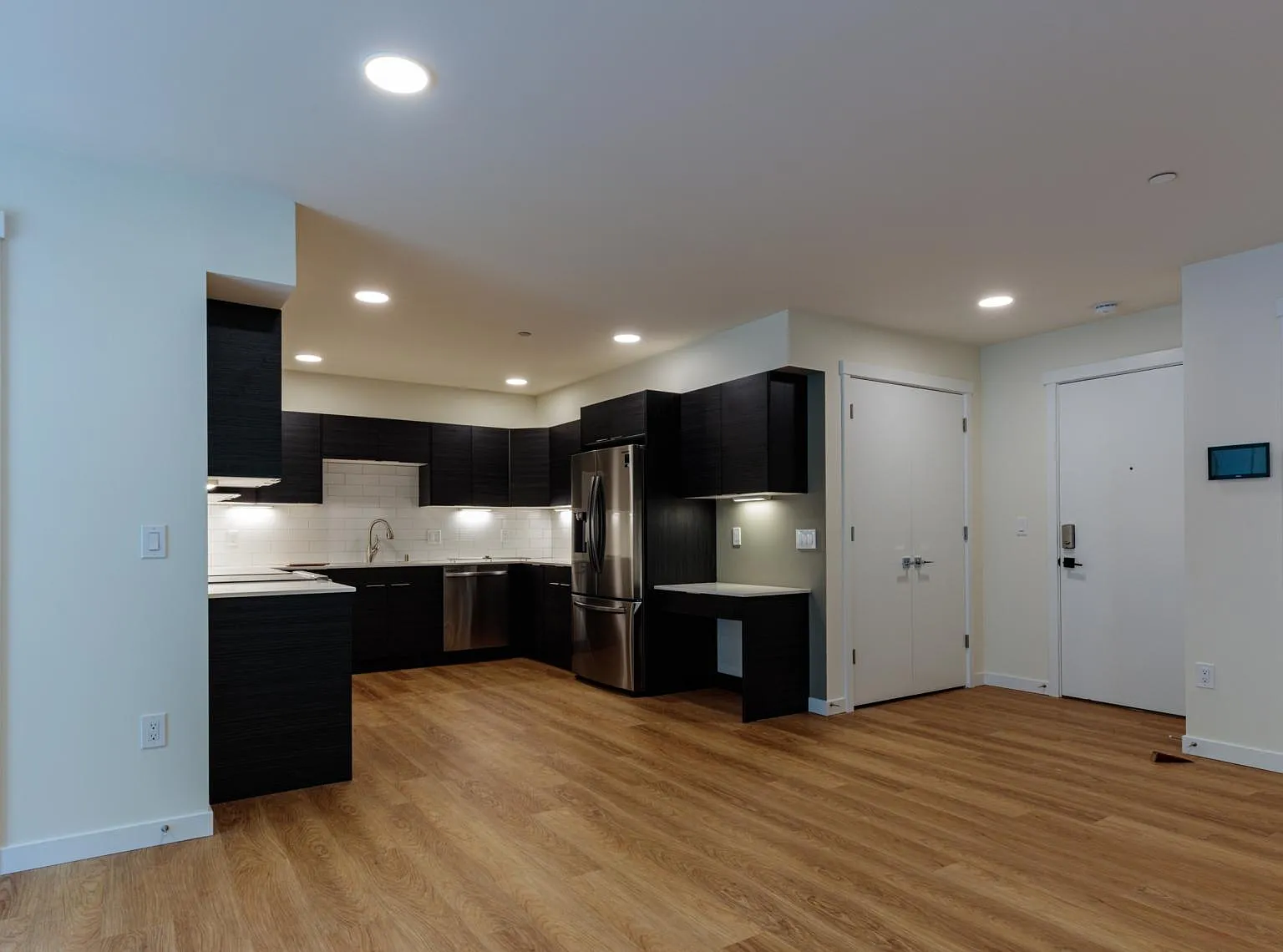 9040 NE Juanita Dr — Photo 3