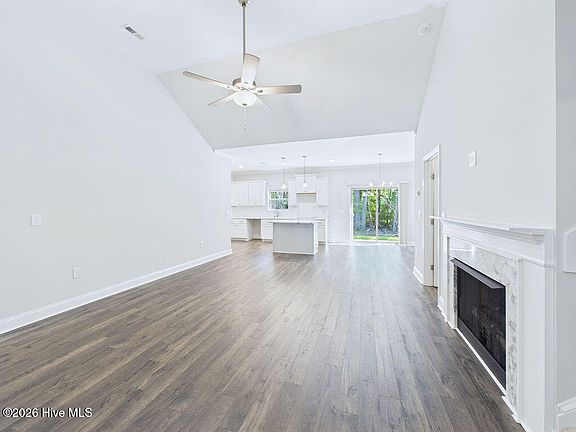 4th image of 229 Telluride Court