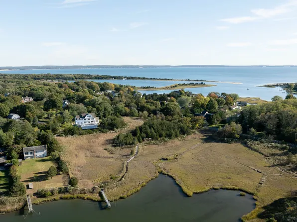 105 Waterview Dr, Southold, NY 11971