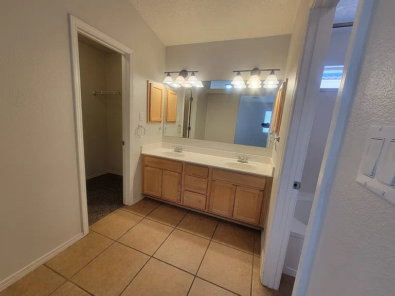 2202 Margarita Dr SE — Photo 29