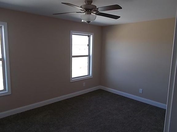 5th image of 1717 Manning Dr APT B