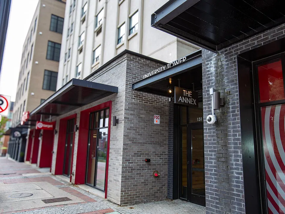 131 E Broad St #302