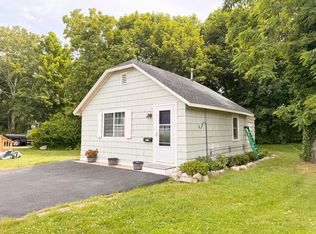 327A Palmer Ave, Falmouth, MA 02540