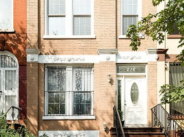 216 Albany Ave, Brooklyn, NY 11213