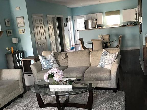 3rd image of 465 Walnut St