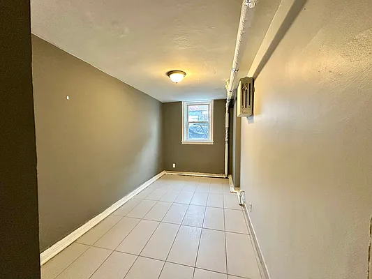 Rented by Astoria Realty | media 4