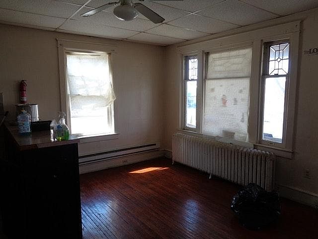 2nd image of 1401 N 12th St #1