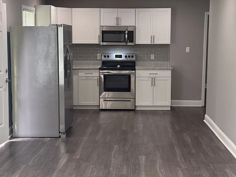5711 Sterling Pl — Photo 3