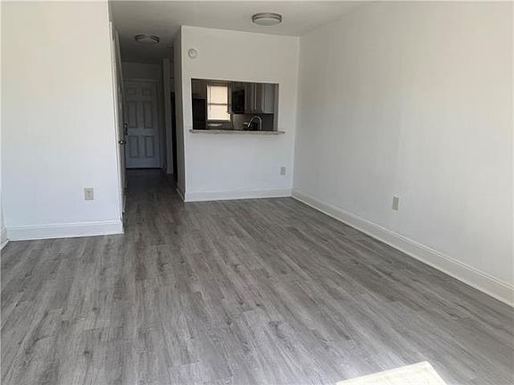 4th image of 4754 Pontchartrain Dr #18