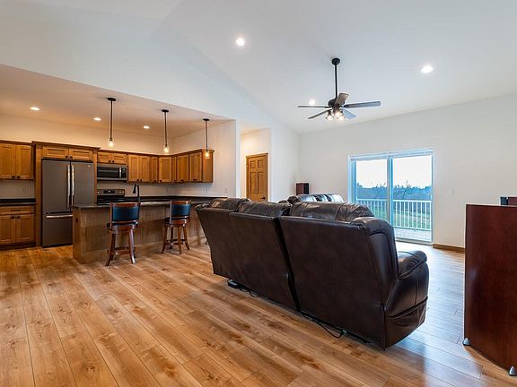 5th image of 104 COURT