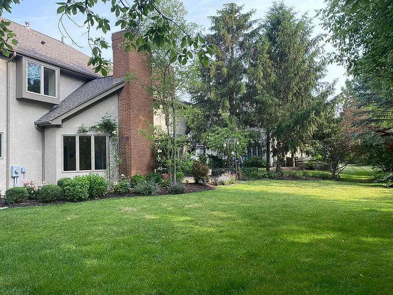 8034 Balmoral Ct — Photo 8