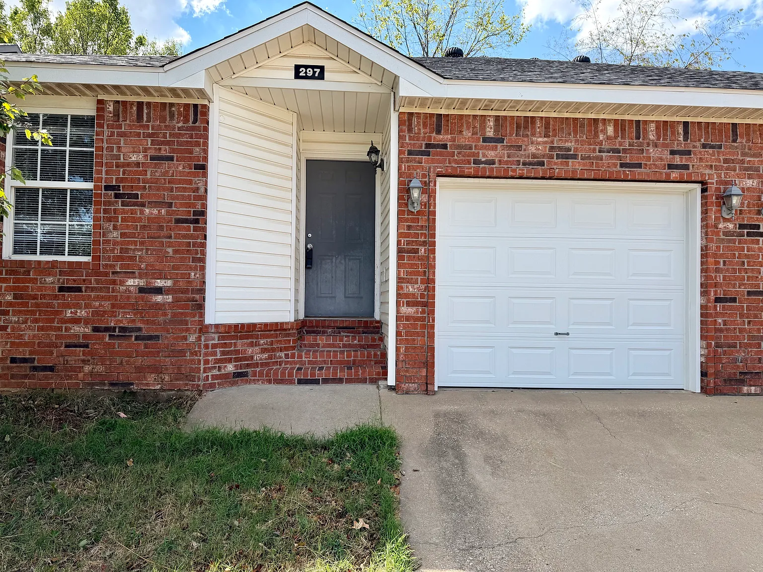 297 Graystone Cir — Photo 2