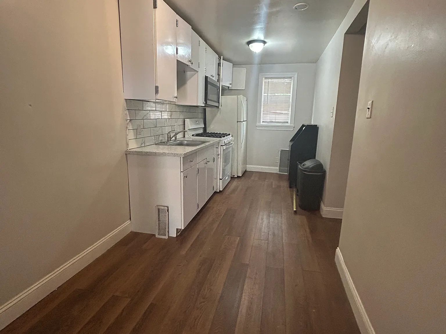 3 bed, 771 sqft, $1,400 — Photo 4