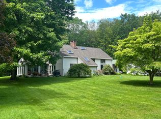 18 Grey Fox Trl, Woodbury, CT 06798