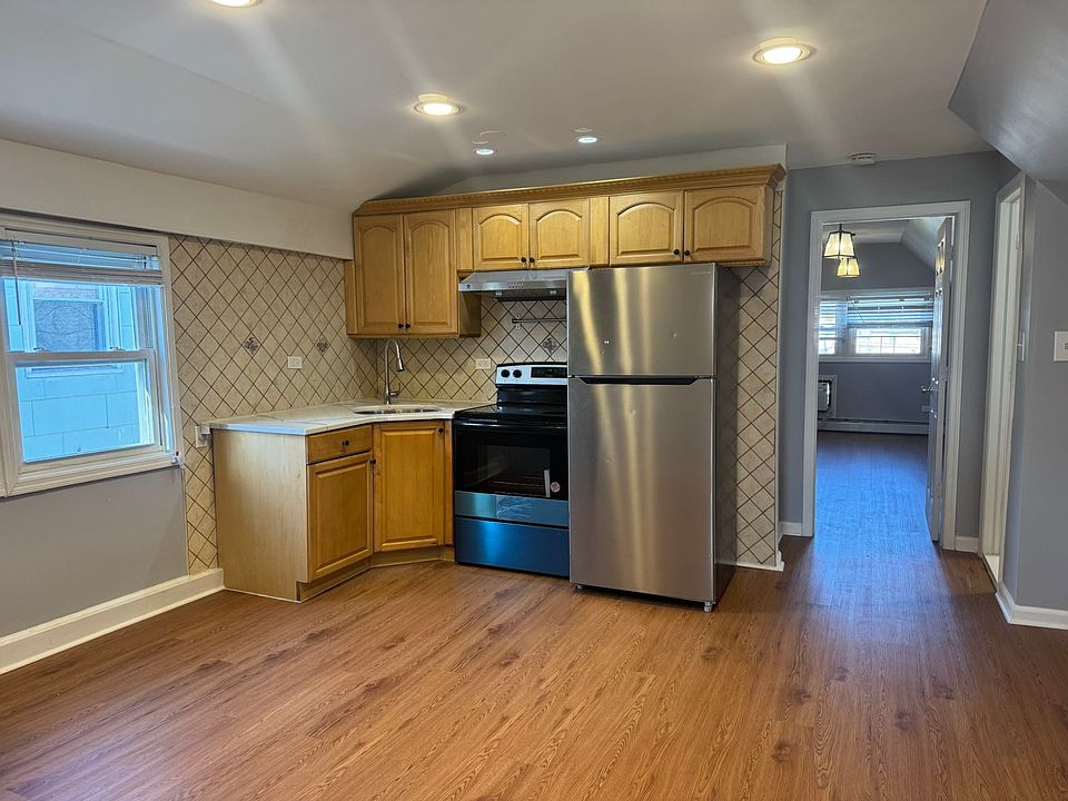 2nd image of 160-21 78th Ave