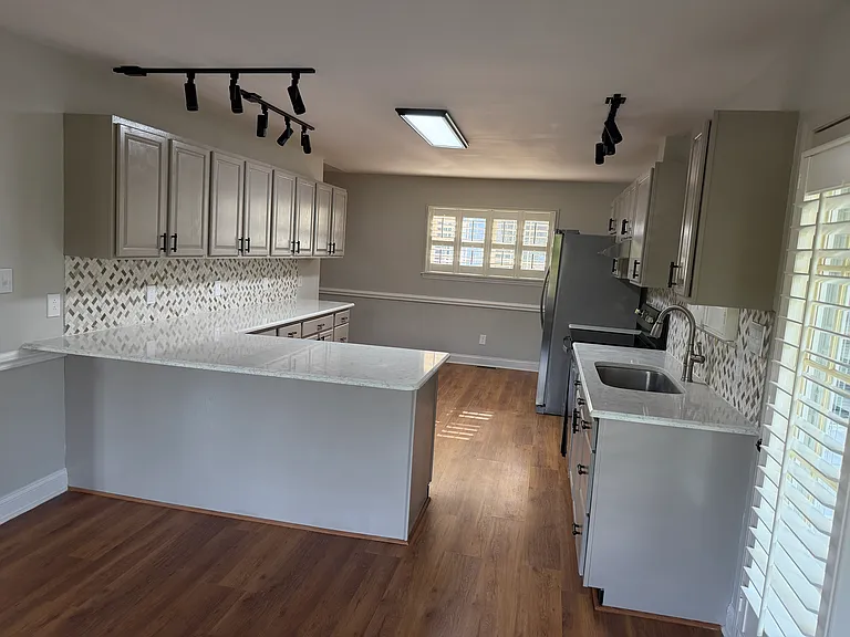 9314 Sawyer Rd — Photo 12
