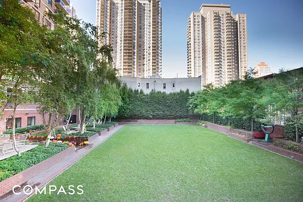 Rented by Compass | media 37