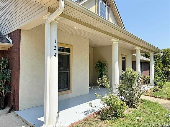 2nd image of 124 Oak Bend Loop