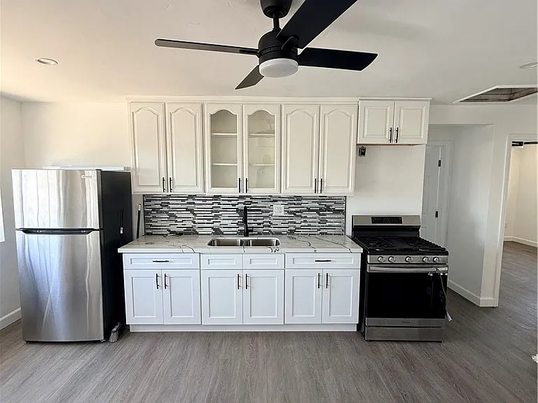 1550 1/2 W 59th Pl — Photo 4