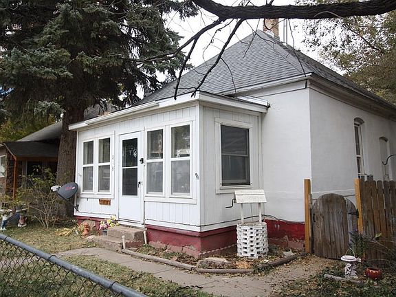 2nd image of 818 W 2nd St