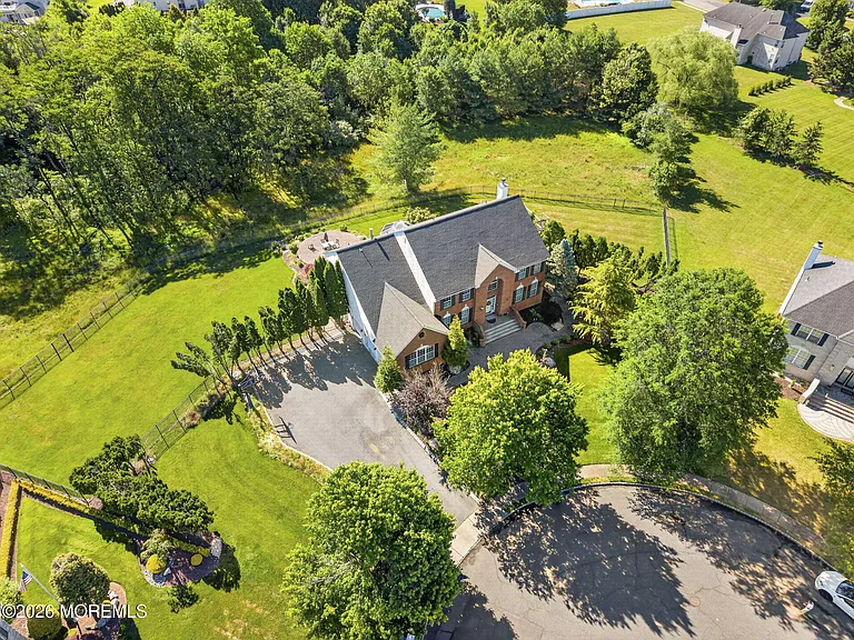 14 Heathrow Ct — Photo 54