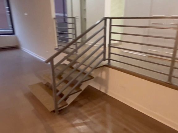 4th image of 816 N Dearborn St #418