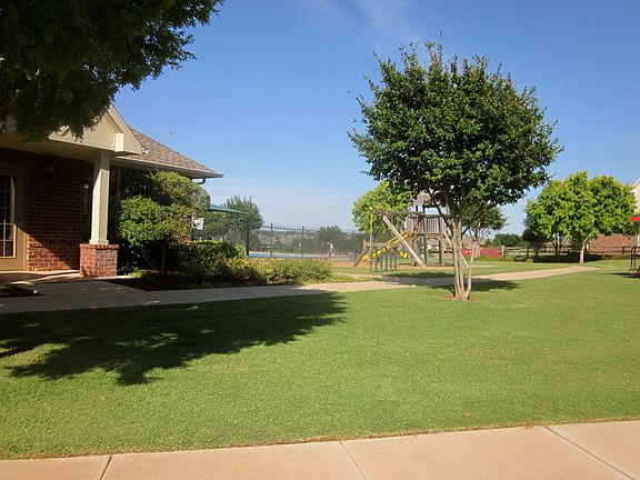 Neighborhood club house, fitness center, ppool, and park just steps away!