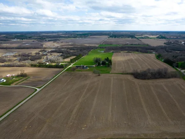 69 (+/-) Ac Hwy 36, Burlington, WI 53105