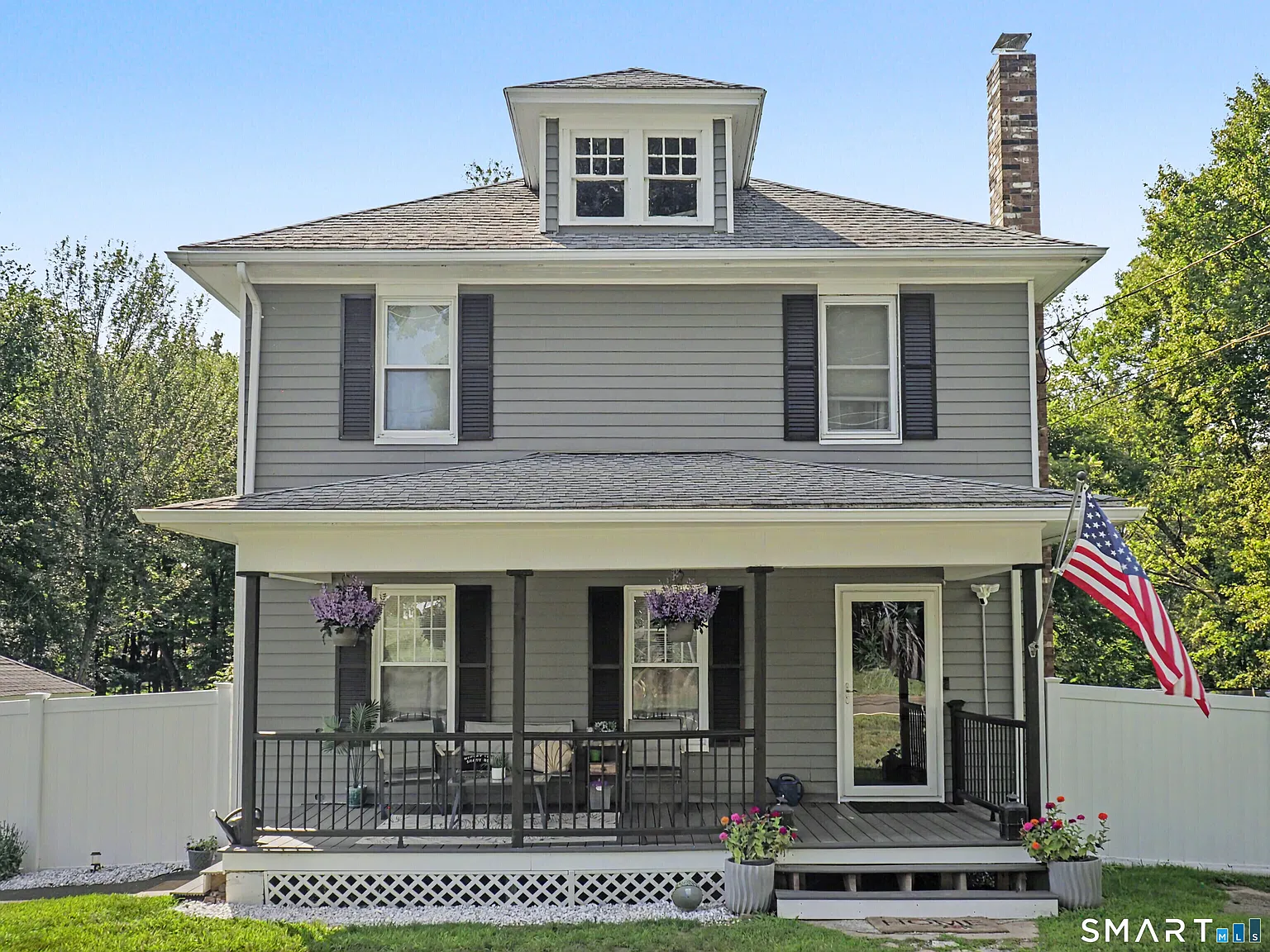 4 bed, 1.0 bath, 1560 sqft, $3,000 — Photo 1