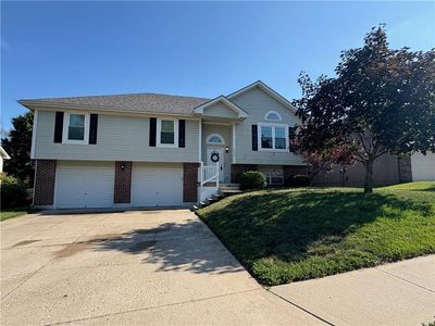 1720 SE Kenwood Dr, Blue Springs, MO, 64014