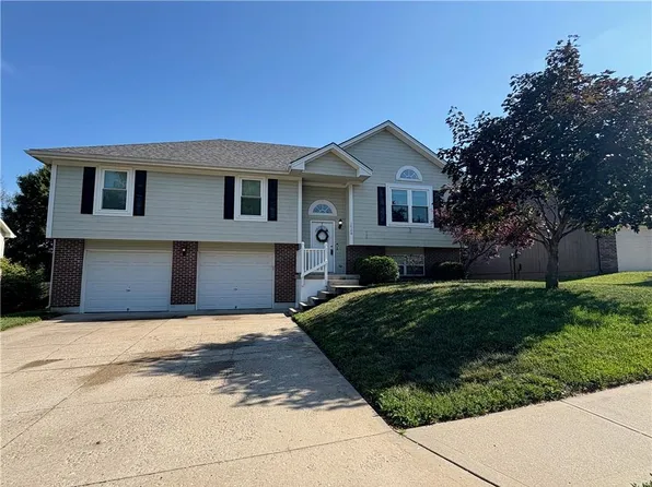 1720 SE Kenwood Dr, Blue Springs, MO 64014