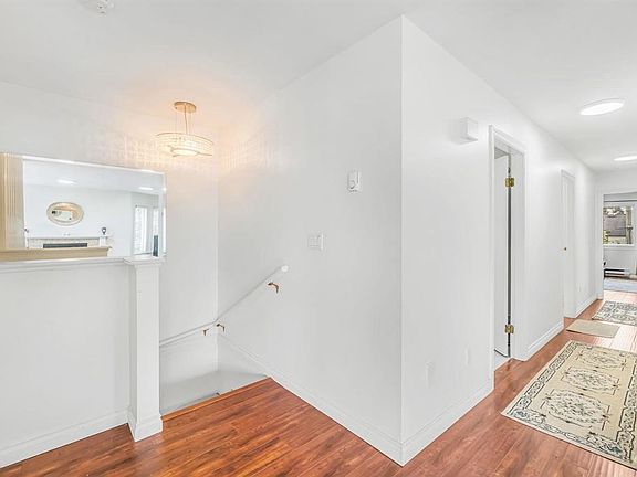 4th image of 9261 122nd St #28