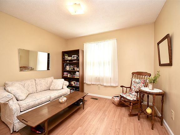 2nd image of 4467 Lee Dr NW