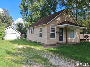 1406 S 12th St, Pekin, IL