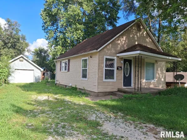 1406 S 12th St, Pekin, IL 61554