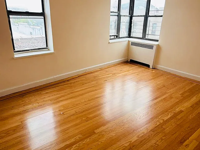 95 W 195th St #6B — Photo 3