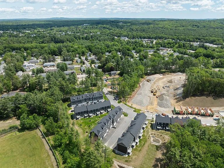 Bayberry Commons- 3 Bedroom 2.5 Bath Townhomes with 2 Car Garage — Photo 138