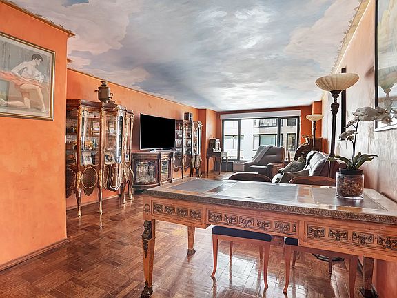 2nd image of 200 Central Park S APT 10N