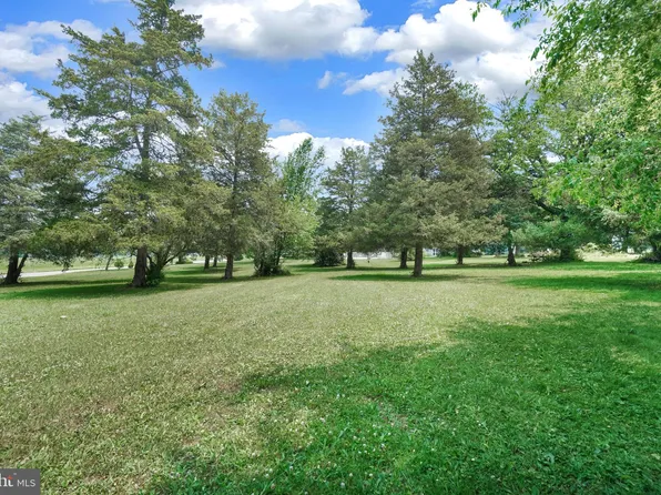 3140 W Canal Rd, Dover, PA 17315