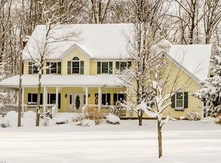 16645 Auburn Springs Dr, Chagrin Falls, OH 44023