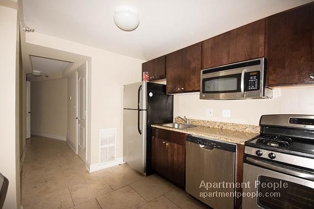 1st image of 1008 W Waveland Ave #Gdn