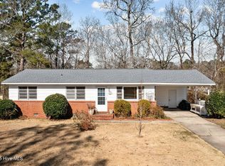 207 Cardinal Rd, Jacksonville, NC 28546