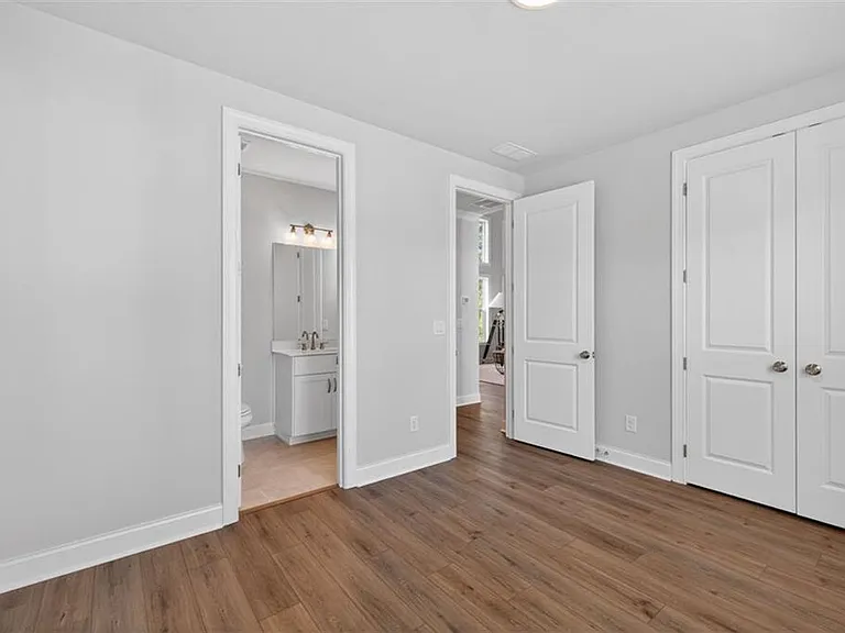 491 Pearl St — Photo 18