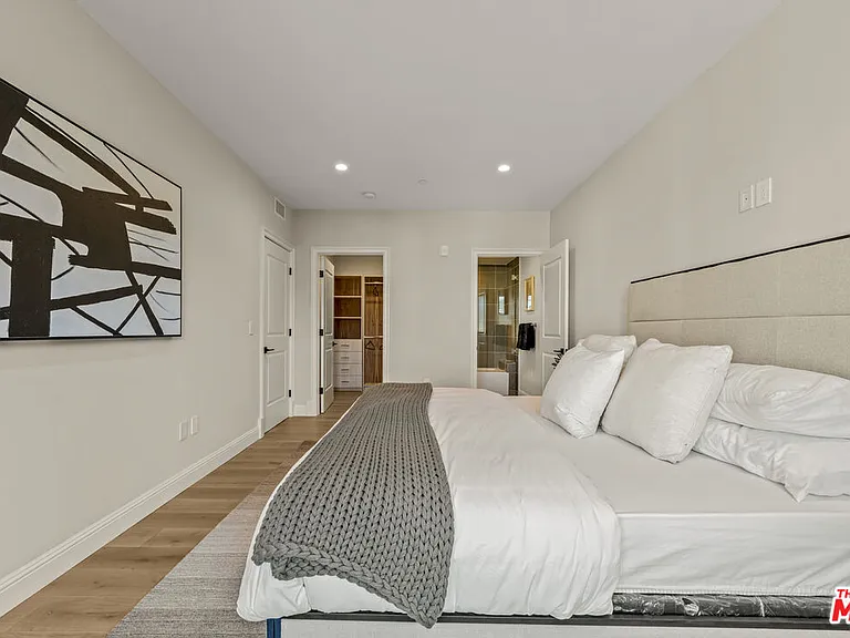 1825 Pandora Ave #Penthouse 402 — Photo 21